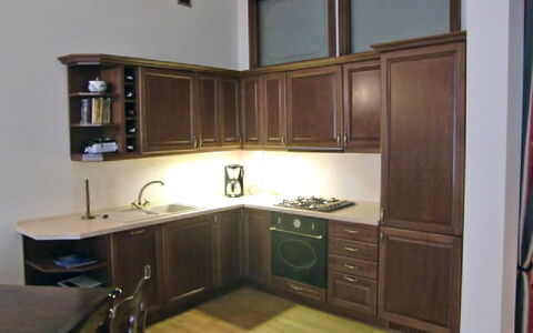 Rynek Starego Miasta: Countertop, Cabinetry, Möbel, Zimmer, Küche, Eigentum, Interior Design, Gebäude, Sinken, Fussboden