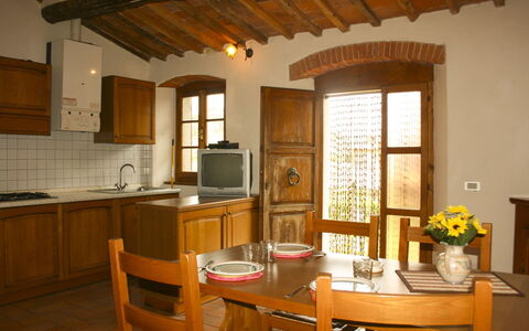 Pozzonovo: Möbel, Holz, Interior Design, Flooring, Cabinetry, Decke, Zimmer, Fussboden, Küche, Countertop