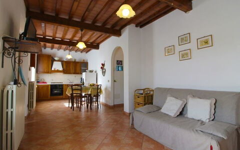 Villa Alabastro: Zimmer, Eigentum, Gebäude, Möbel, Fussboden, Decke, Interior Design, Haus, Grundeigentum, Strahl