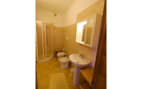 Villa Alabastro: Eigentum, Zimmer, Badezimmer, Gebäude, Fussboden, Haus, Interior Design, Grundeigentum, Die Architektur, Bad Sink