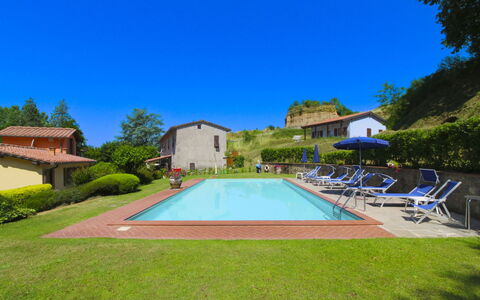 Le Balze: Schwimmbad, Menschliche Siedlung, Hütte, Estate, Bauernhaus, Hazienda, Eco Hotel, Resort, Dorf, Villa