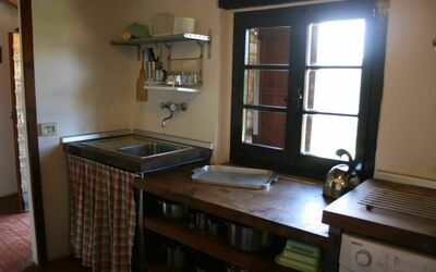 Casa Ghigo: Zimmer, Eigentum, Möbel, Gebäude, Haus, Countertop, Cabinetry, Tabelle, Küche, Hartholz