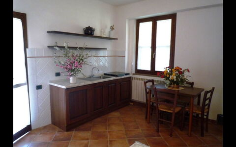 Nonno Tobia: Zimmer, Eigentum, Gebäude, Fussboden, Möbel, Haus, Interior Design, Hartholz, Grundeigentum, Zuhause