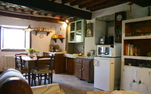 San Eusebio: Zimmer, Möbel, Eigentum, Gebäude, Interior Design, Küche, Haus, Cabinetry, Countertop, Zuhause