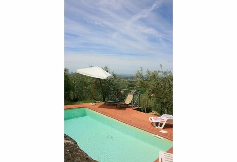 San Eusebio: Wasser, Wolke, Himmel, Pflanze, Gebäude, Schwimmbad, Gartenmöbel, Schatten, Rechteck, Baum