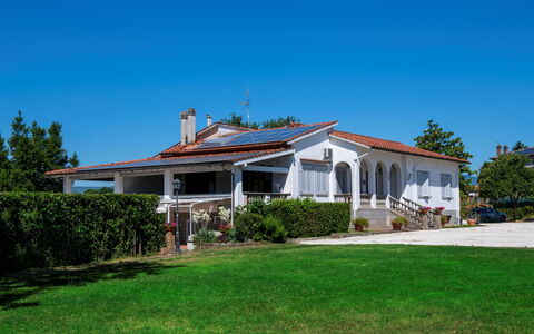 Casa Grion: Haus, Zuhause, Wohngebiet, Strauch, Dach, Estate, Hütte, Bauernhaus, Veranda, Hazienda