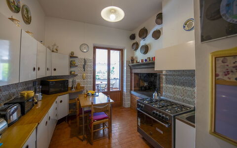 Casa Grion: Interior Design, Holz, Flooring, Küche, Möbel, Countertop, Zimmer, Decke, Fussboden, Küchengerät