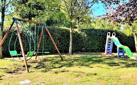 Pieve di Sant Ippolito: Pflanze, Grün, Blatt, Baum, Grundstueck, Erholung Im Freien, Schatten, Gras, Spielplatz, Schwingen