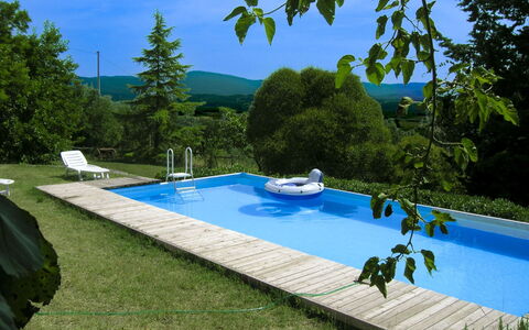 Casa Rossa: Blau, Schwimmbad, Freizeit, Garten, Schatten, Hinterhof, Landscaping, Resort, Gartenmöbel, Rasen