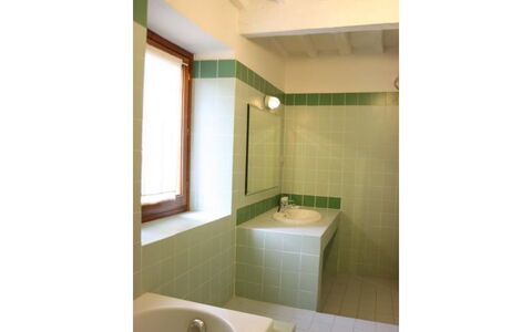 Casa Rossa: Eigentum, Badezimmer, Zimmer, Decke, Fliese, Interior Design, Armatur, Gebäude, Die Architektur, Bad Sink