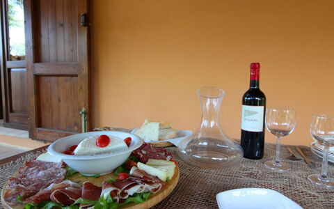Pagliazzone: Essen, Geschirr, Tabelle, Flasche, Dishware, Drinkware, Teller, Barware