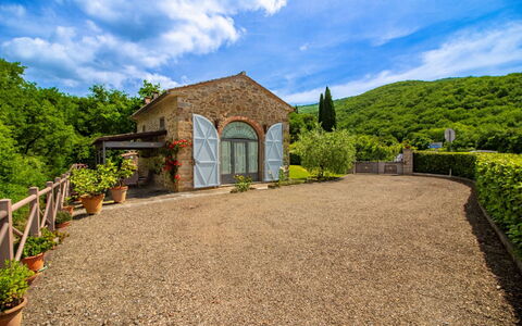 La Casa di Pino: Schwimmbad, Resort, Garten, Eco Hotel, Gartenmöbel, Thermae, Water Feature, Schatten, Estate, Landscaping