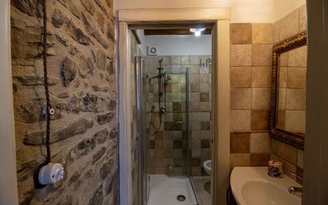 La Casa di Pino: Wand, Armatur, Badezimmer, Flooring, Fussboden, Interior Design, Installation, Beleuchtung, Zimmer, Decke