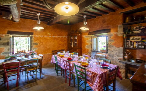 Torre di Vignale: Möbel, Tabelle, Küche & Esszimmer Tisch, Stuhl, Restaurant, Esszimmer, Eco Hotel, Holzbeize, Bauernhaus, Kaffetisch