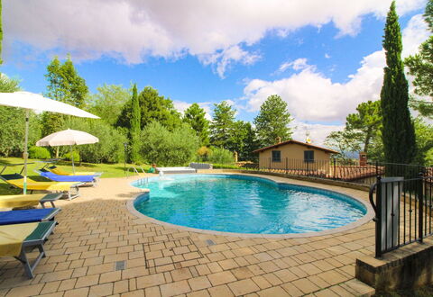 Villino Alba: Schwimmbad, Resort, Gartenmöbel, Schatten, Garten, Eco Hotel, Landscaping, Hazienda, Estate, Hinterhof