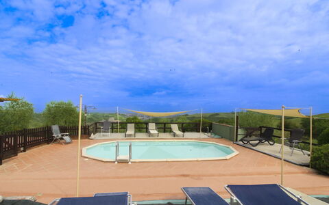 Casa Bella: Schwimmbad, Gartenmöbel, Möbel, Resort, Schatten, Stuhl, Eco Hotel, Hotel, Deck, Freizeitzentrum
