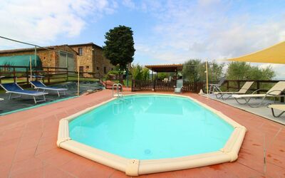 Casa Bella: Wasser, Wolke, Himmel, Eigentum, Gebäude, Schwimmbad, Pflanze, Azurblau, Baum, Holz