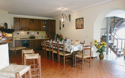 Villa Verniana: Zimmer, Eigentum, Gebäude, Möbel, Esszimmer, Fussboden, Haus, Interior Design, Grundeigentum, Tabelle