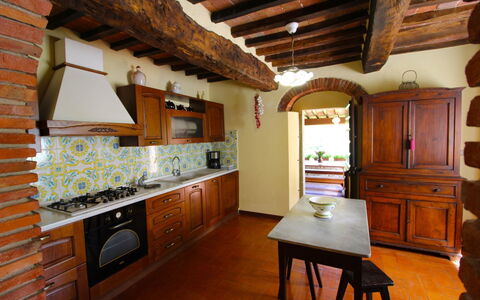 Villa Cecilia: Zimmer, Eigentum, Gebäude, Möbel, Interior Design, Countertop, Küche, Haus, Strahl, Cabinetry