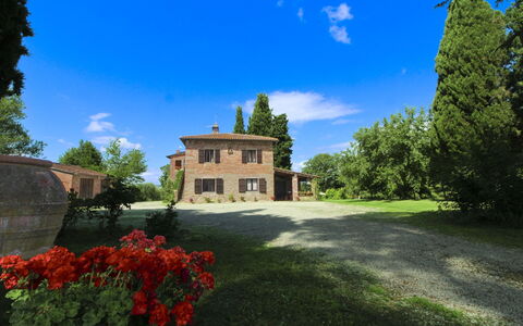 Villa Cecilia: Haus, Zuhause, Estate, Hütte, Rasen, Garten, Landscaping, Bauernhaus, Hazienda, Garten