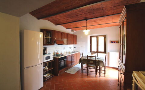 Agriturismo Arcobaleno: Zimmer, Eigentum, Gebäude, Möbel, Fussboden, Haus, Küche, Interior Design, Hartholz, Decke