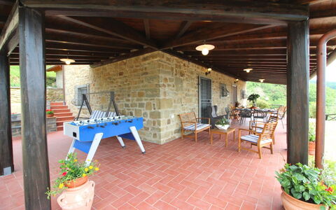 Agriturismo Ca di Vestro: Pflanze, Möbel, Blume, Gebäude, Eigentum, Blumentopf, Tabelle, Zimmerpflanze, Stuhl, Gartenmöbel