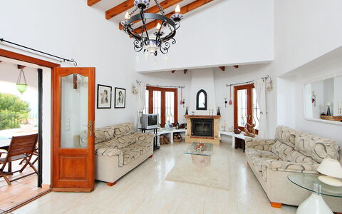 Esperanza: Eigentum, Zimmer, Decke, Interior Design, Gebäude, Wohnzimmer, Möbel, Haus, Fussboden, Grundeigentum