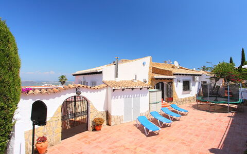 Casa Gran Sorolla: Himmel, Pflanze, Gebäude, Haus, Schatten, Baum, Freizeit, Landschaft, Tönungen Und Schatten, Fenster