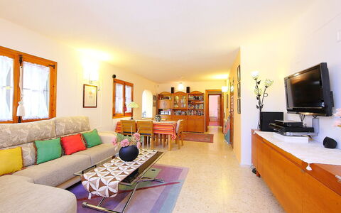 Casa Gran Sorolla: Wohnzimmer, Zimmer, Interior Design, Eigentum, Möbel, Gebäude, Haus, Grundeigentum, Tabelle, Fussboden