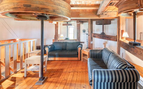 Ruprechtovský Mlýn: Holz, Fenster, Interior Design, Die Architektur, Fussboden, Veranda, Wohnzimmer, Gebäude, Hartholz, Grundeigentum