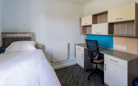 Canterbury 100: Eigentum, Möbel, Cabinetry, Azurblau, Komfort, Countertop, Schublade, Interior Design, Küchengerät