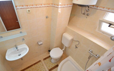 Kala: Badezimmer, Eigentum, Zimmer, Wand, Armatur, Fussboden, Bad Sink, Toilette, Zapfhahn, Die Architektur