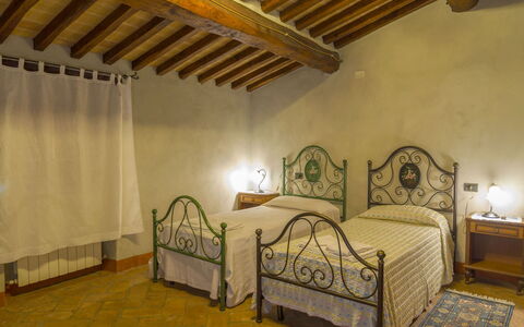 Casa la Primula: Möbel, Interior Design, Schlafzimmer, Bett, Flooring, Decke, Fussboden, Zimmer, Bettrahmen, Bedding