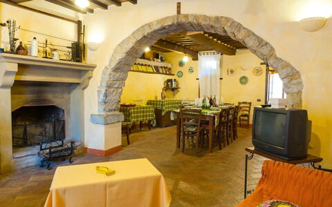 Casa la Primula: Restaurant, Gebäude, Eigentum, Zimmer, Gelb, Interior Design, Bogen, Die Architektur, Haus