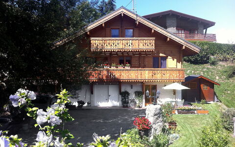 Rubigny: Pflanze, Gebäude, Blume, Himmel, Fenster, Baum, Haus, Vegetation, Hütte, Natürliche Landschaft