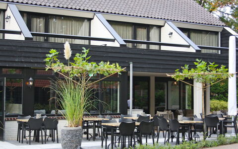 Lochem 500: Haus, Eigentum, Zuhause, Gebäude, Abstellgleis, Wohngebiet, Dach, Grundeigentum, Baum, Garten