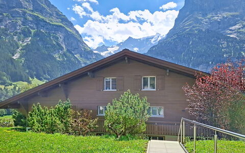 Chalet Almis 5: Bergforms, Berg, Hügel, Gebirge, Hochland, Landschaft, Bergstation, Haus, Senke, Zuhause