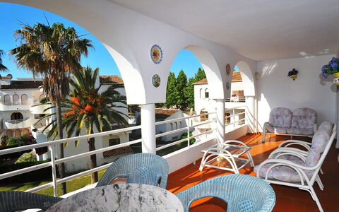San Esteban: Zimmer, Eigentum, Interior Design, Gebäude, Möbel, Grundeigentum, Haus, Balkon, Urlaub, Zuhause