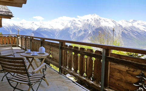 Rêves des Alpes: Himmel, Schnee, Eigentum, Berg, Wolke, Natur, Zaun, Holz, Gebäude, Beleuchtung