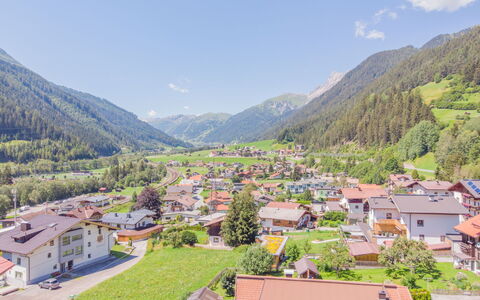 Christian: Bergforms, Berg, Bergdorf, Bergstation, \Stadt, Wohngebiet, Gebirge, Himmel, Dorf, Menschliche Siedlung