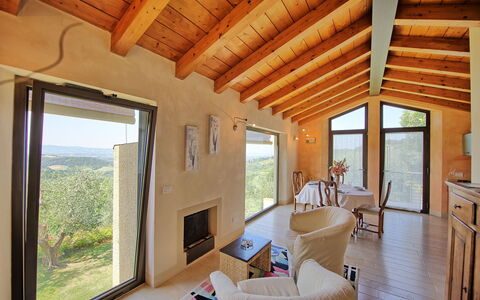 Casa Lucia: Eigentum, Zimmer, Gebäude, Haus, Decke, Interior Design, Möbel, Strahl, Holzboden, Wohnzimmer