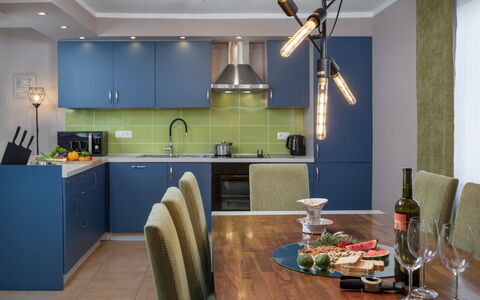 Villa Puntizela: Zimmer, Countertop, Grün, Möbel, Eigentum, Interior Design, Küche, Gebäude, Decke, Cabinetry