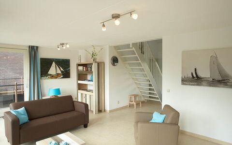 Krekt Oer 'T Wetter: Wohnzimmer, Zimmer, Möbel, Eigentum, Interior Design, Fussboden, Haus, Gebäude, Wand, Couch
