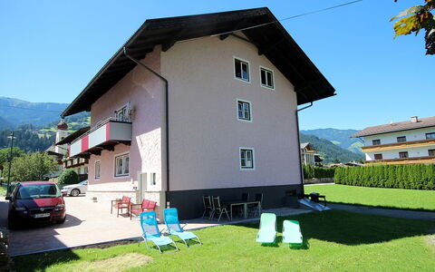Kaltenbach 240: Himmel, Pflanze, Gebäude, Eigentum, Fenster, Grundstueck, Gras, Haus, Urban Design