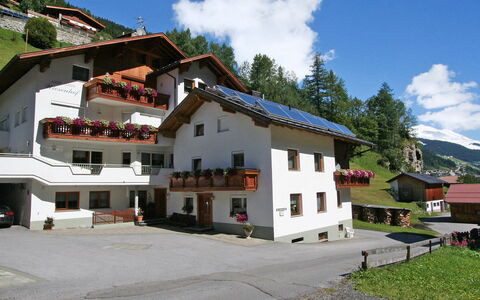 Kappl 150: Wolke, Pflanze, Himmel, Gebäude, Fenster, Baum, Haus, Urban Design, Freizeit, Ländliches Gebiet