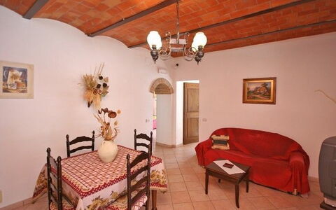 Pienza: Zimmer, Eigentum, Möbel, Gebäude, Interior Design, Decke, Tabelle, Grundeigentum, Haus, Esszimmer