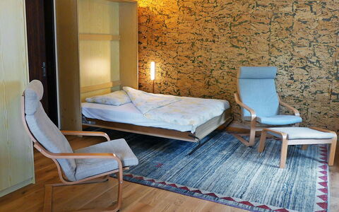Crap Milan: Möbel, Zimmer, Interior Design, Eigentum, Wand, Fussboden, Bett, Tabelle, Schlafzimmer, Gebäude