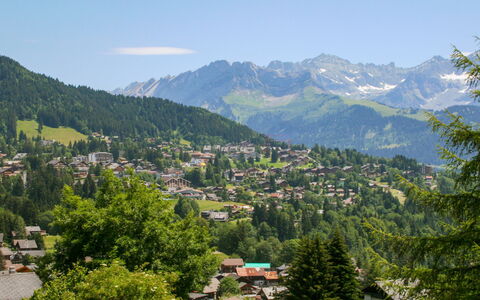 Villars 785: Himmel, Berg, Daytime, Wolke, Natürliche Landschaft, Natürlichen Umgebung, Hochland, Baum, Pflanze, Vegetation