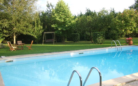Les Londes: Wasser, Pflanze, Himmel, Schwimmbad, Baum, Schatten, Rechteck, Freizeit, Landschaft, Verbundwerkstoff