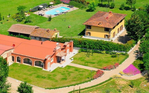 Podere Sant'angelo: Eigentum, Haus, Ländliches Gebiet, Gebäude, Estate, Zuhause, Luftaufnahmen, Landschaft, Grundeigentum, Bauernhof